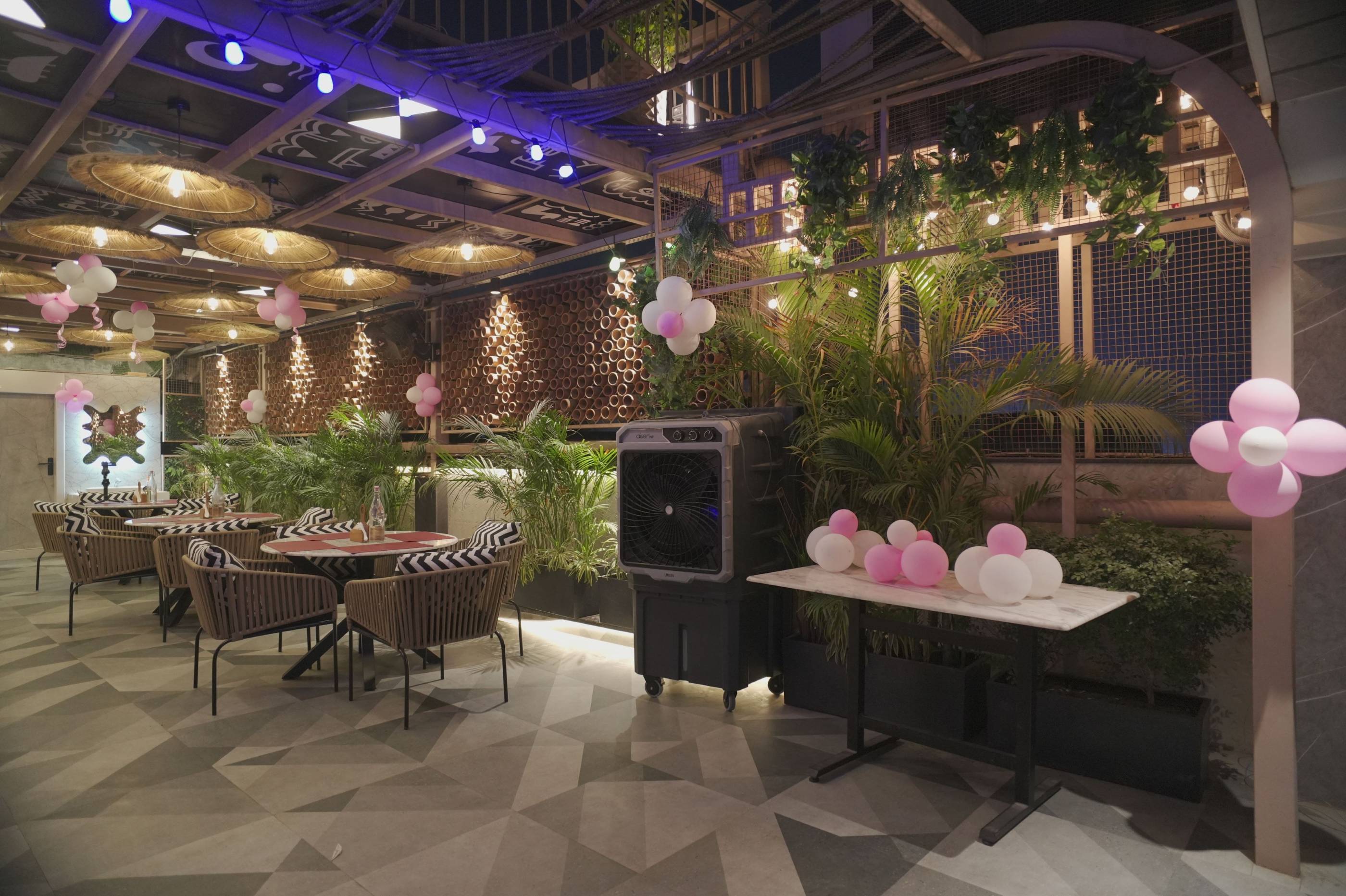 Ashoka Hotel Gorakhpur Exterior